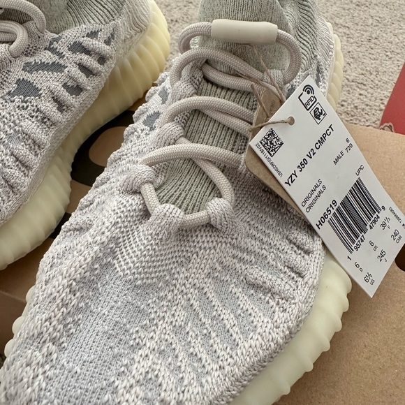 YEEZY 350 V2 Compact SLATE BONE - Picture 4 of 4